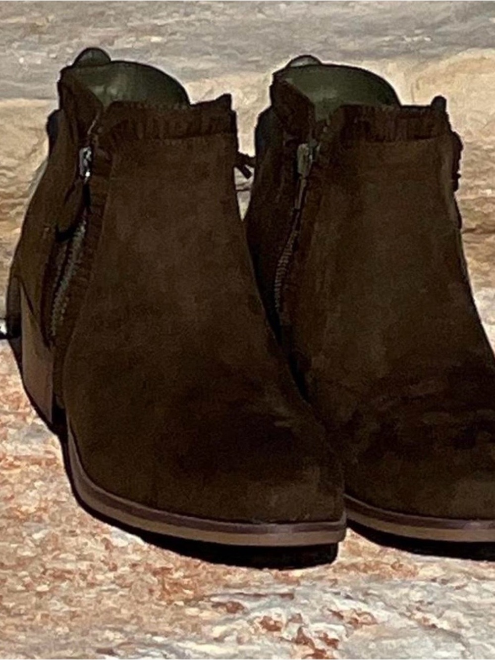 Mia Mable Olive
Green Ruffle Ankle
Bootie NEW 8W
